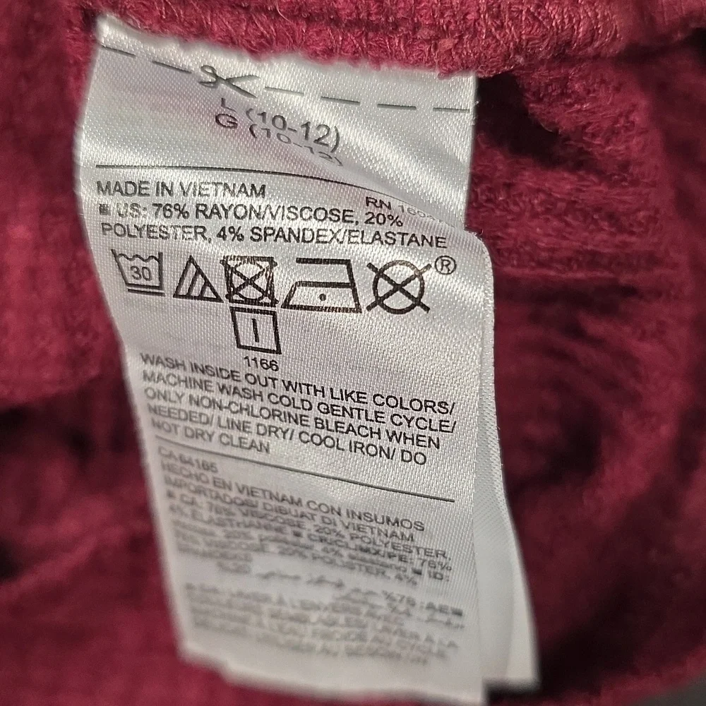 Old Navy Maroon Kids Button-Down Waffle Shirt. Size L